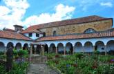 O belo pátio central de antigo monastério em Villa de Leyva, na Colômbia